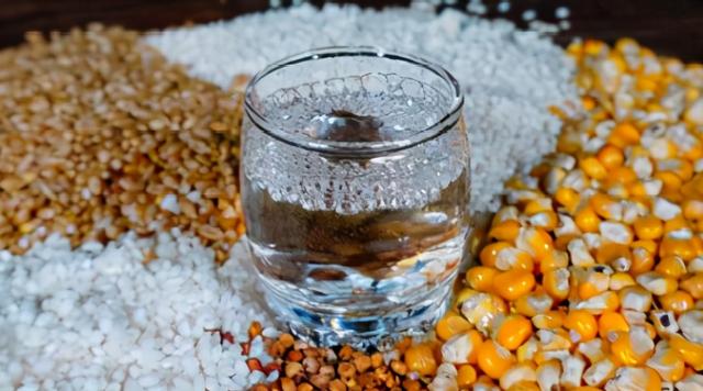 国内这4种便宜白酒，平常在货架无人问，其实都是纯粮食酒