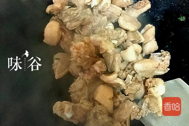 比牛羊肉更滋补的是它！冬天最肥美价格实惠，这个季节要多吃