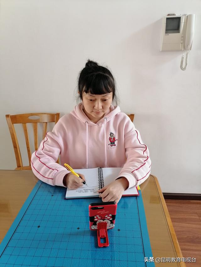 【超级宝妈】东华幼儿园积极学习运用新媒体技术以新媒体快车促进家园零距离沟通