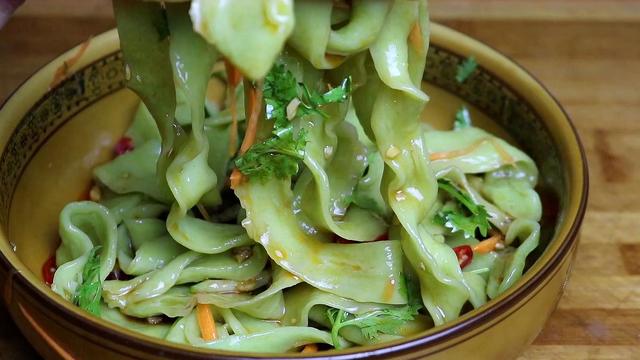 黄瓜吃了30年，这做法第一次见，简单一做，出锅就抢光