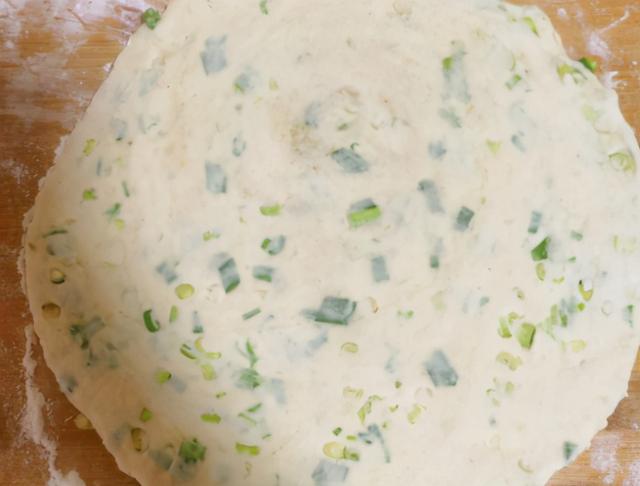 烙葱花饼时，松弛很关键，牢记3个诀窍，葱花饼外酥里软层次还多