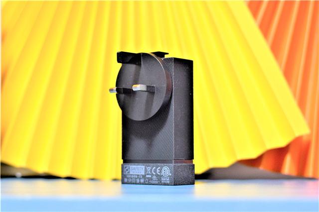 白色iPhone 12到了，保护套、快充头种草也到了