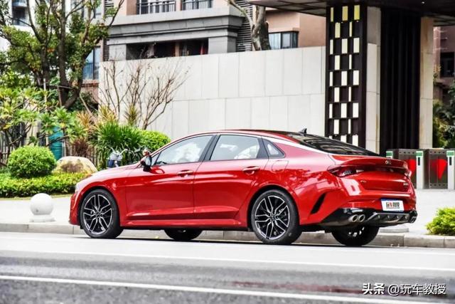 不相信2.0T B级车才6个多油？实测直接打脸同事