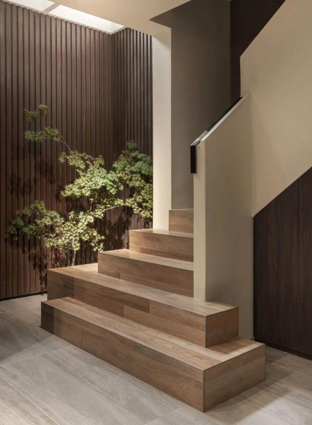 下沉式客厅+小花园，这个300㎡复式的家太治愈了吧