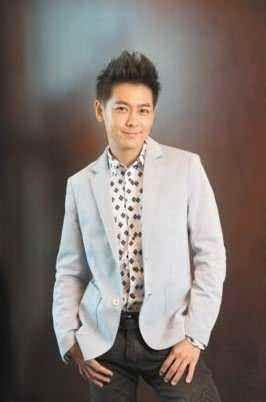 桃气十足|39岁罗晋近照曝光，身材五五分，大肚腩藏不住，真成中年大叔了