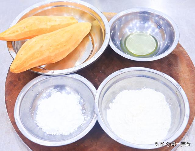 又是零食又是菜，红薯这种吃法很新鲜！掰成2段发现内有乾坤