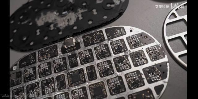 B站Up主对比小米和苹果无线充电板，前者性价比，后者猛堆料