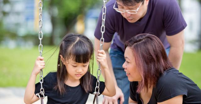 「你的育儿经」孩子这两个表现其实是嫌弃父母了，家长要重视，不然会养出白眼狼