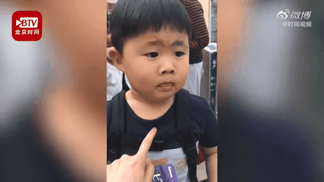 超级宝妈|第一天开学妈妈就接晚了，没想到萌娃张口说了这句