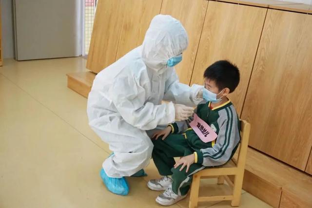 「超级宝妈」荔湾｜开学后如何保障小朋友健康？楠熙西湾路幼儿园防疫流程这样进行