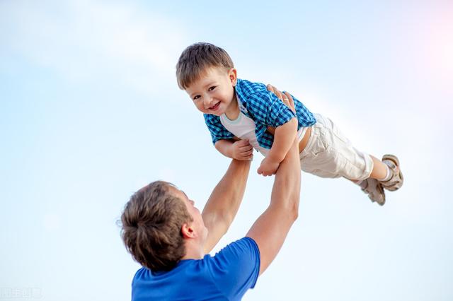 伐木累|孩子总爱哭怎么办？家长方法没用对，毁了孩子美好前程