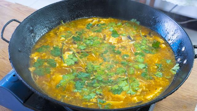 天冷了，大人小孩要多喝这鲜汤，入口嫩滑鲜香，补锌补钙又开胃