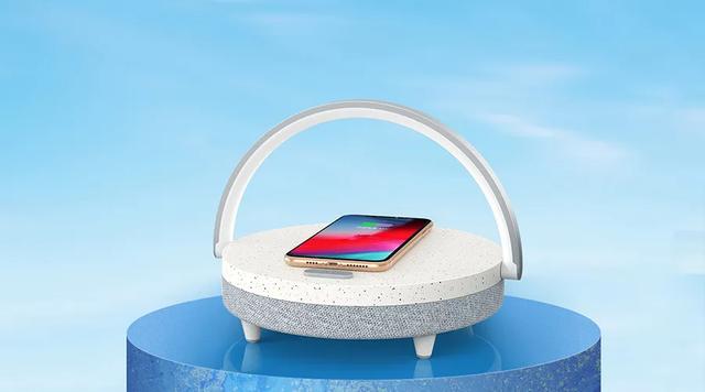 THE9刘雨昕教你玩转台灯，能无线充电还当音箱的智能感应台灯