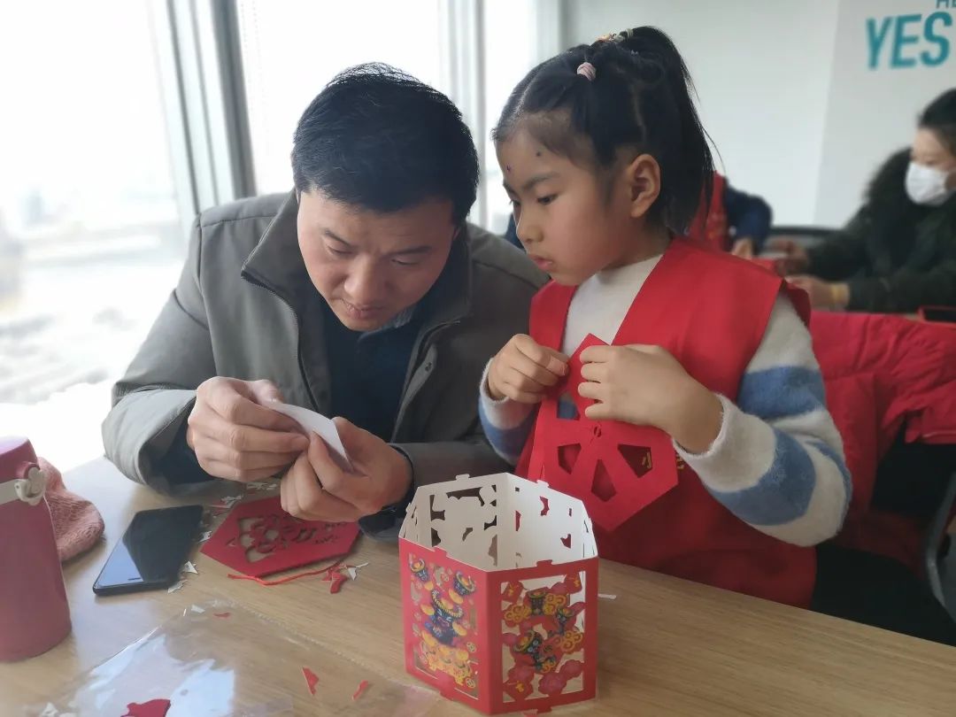 绳子|【活动回顾】迎春节，做灯笼！亲子手工DIY