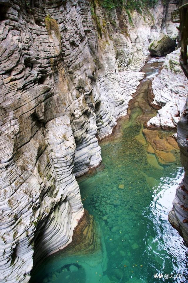 [旅行柚子君]它是中国第一古河，国道318旁的喀斯特地貌，北纬30度上的奇观