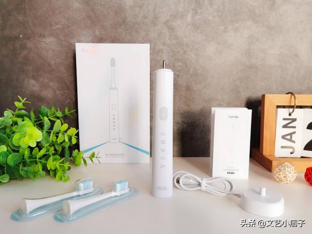 南卡Shiny电动牙刷，开启洁牙新时代