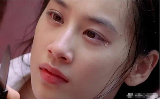 小女就是辣么酷|姐姐们第一次公演：张雨绮最美宁静最酷，黄圣依假哭又被嘲翻了天