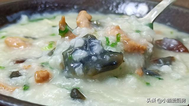 做皮蛋瘦肉粥时，别直接下锅，小猫教你正确做法，营养好吃，真香