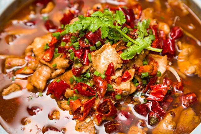 做水煮肉片用什么菜打底？需要注意什么？