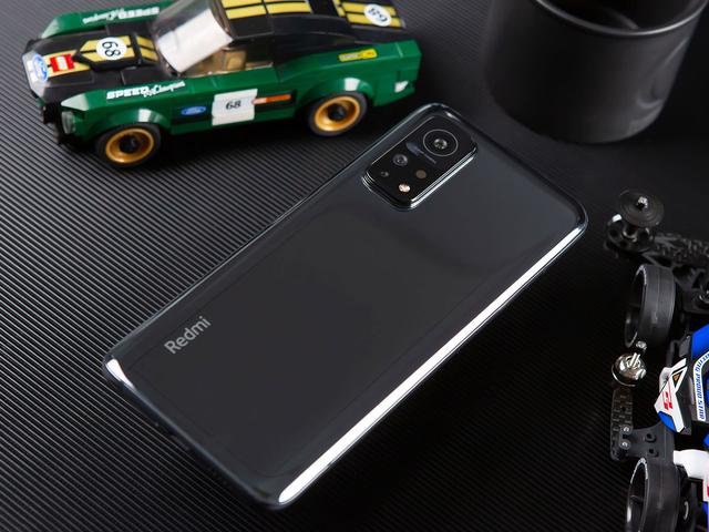 Redmi K30S 至尊纪念版图赏 大眼萌造型另辟蹊径