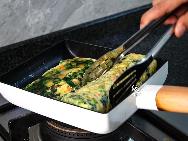 小孩不爱吃菠菜，教你一招，好吃又健康，再也不用担心孩子挑食了