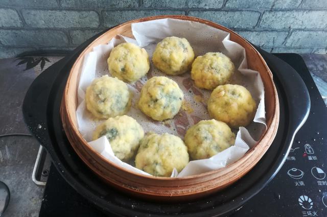 冬天，就馋这“菜团子”，粗粮细作，全面营养，比吃馒头强多了