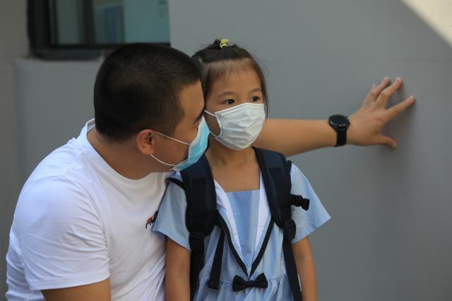 新华网客户端|图集|小萌娃“回笼”,深圳1537所幼儿园今日开园