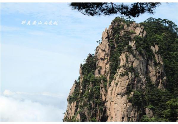 在路上▲天下第一奇山,风景优美奇松怪石,游客慕名而来