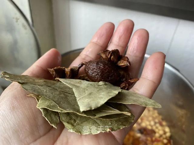 猪蹄这样做，软而不烂，肥而不腻！香糯可口，入口即化！家人超爱吃