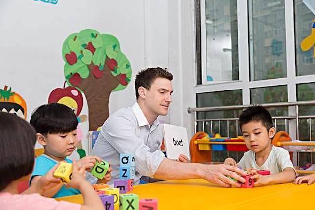 超级宝妈：孩子在幼儿园被欺负，该怎么办？《孩子的秘密生活》给出答案