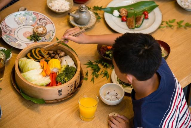 孩子积食会有5种表现，提醒各位家长：这3种食物少给孩子吃