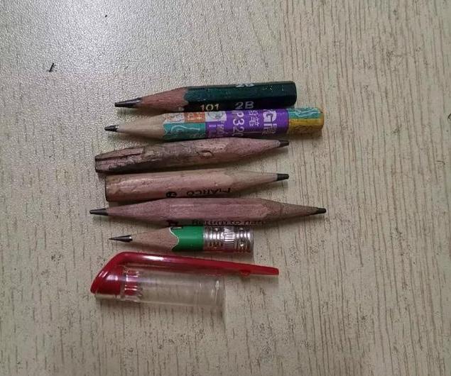 [你的育儿经]孩子书包掉出各种黑科技，如何一键帮孩子整理书包？