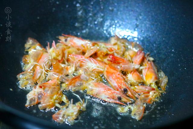 大虾36元一斤，每次买8只炒一炒，鲜嫩爽口，比吃大鱼大肉还香