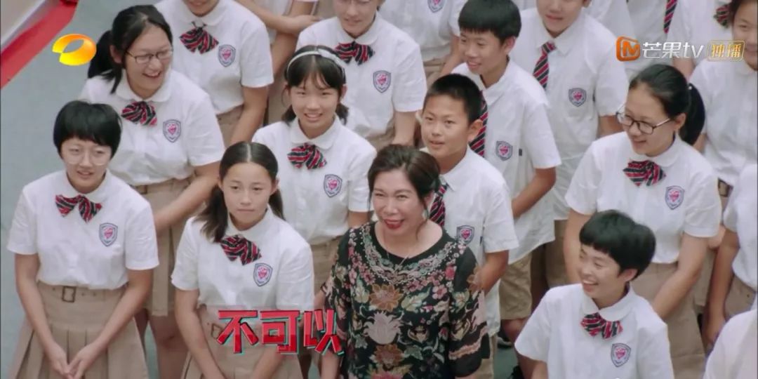 暖先生格调▲蔡少芬狠心逼6岁女儿下厨，竟遭上万网友谩骂：为什么让孩子做饭，我想这才是最完美的答案