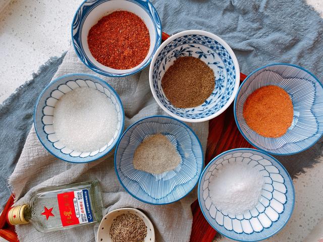 想吃川味香肠不用买了，配方和做法都告诉你，麻辣咸香，味道正宗