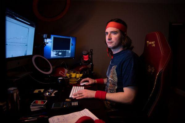 吉尔|“咆哮猫咪”基思·吉尔：搅乱华尔街的执着跑者