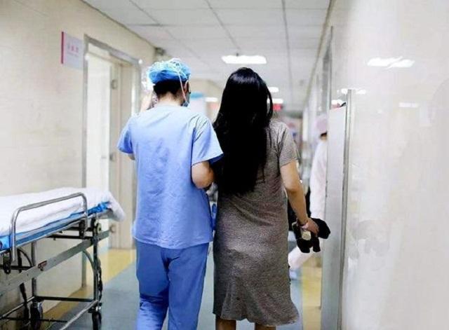 傻丫头的小幸福|妻子进入产房预产，陪产丈夫别的可以不带，这6样物品必须带全