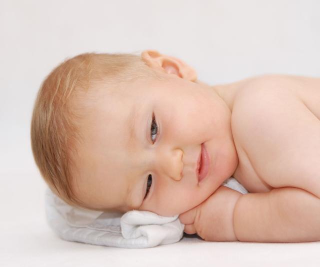 从小睡枕头的孩子，和不睡枕头的相比，这几个优点是弥补不来的