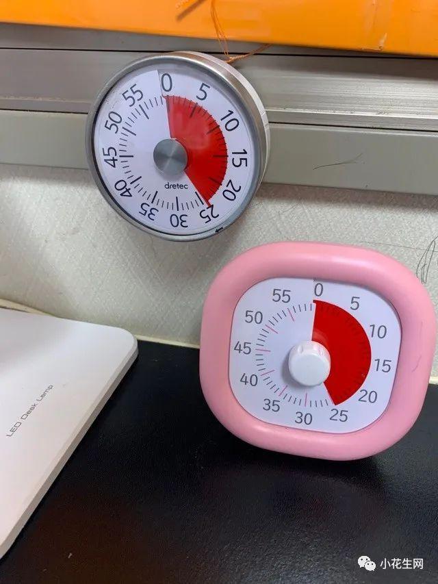 孩子|三个妈妈给娃精心布置“书桌区”，好多“鸡娃小心机”