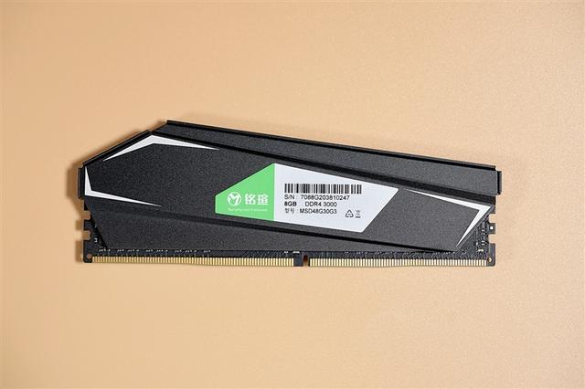 长鑫原厂颗粒！铭瑄太极DDR4 3000内存评测：可媲美同档次三星芯片