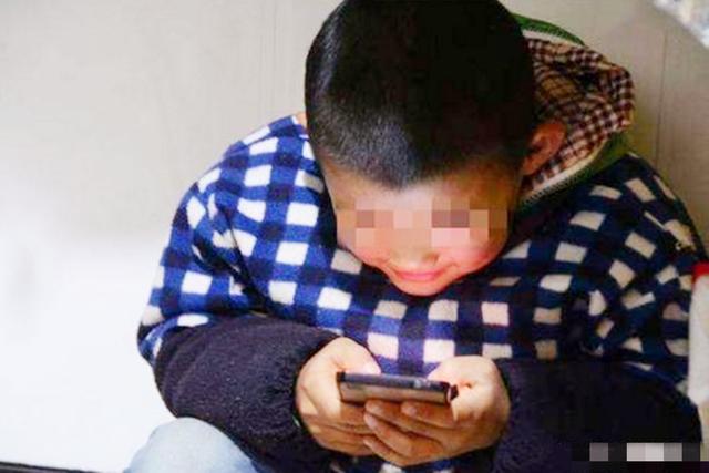 「你的育儿经」父母疏忽，14岁少女长期接触“光盘”两次怀孕，以身作则很重要