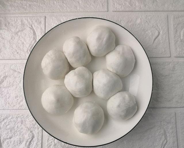 芝士糯米饼，软糯香甜，早饭下午茶是不错的选择，好吃又好看