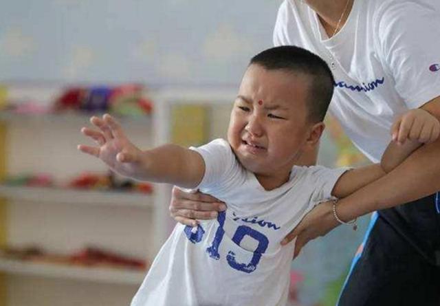 生活矜持点|第一天上幼儿园，为啥有的孩子“不哭”？他们大多来自这3种家庭