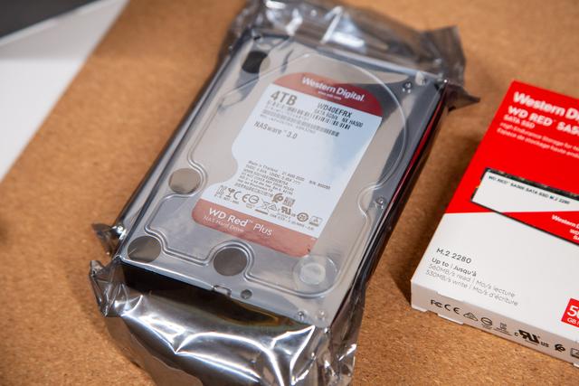 华硕品牌第一款NAS表现如何？华硕 AS6604T实测分享