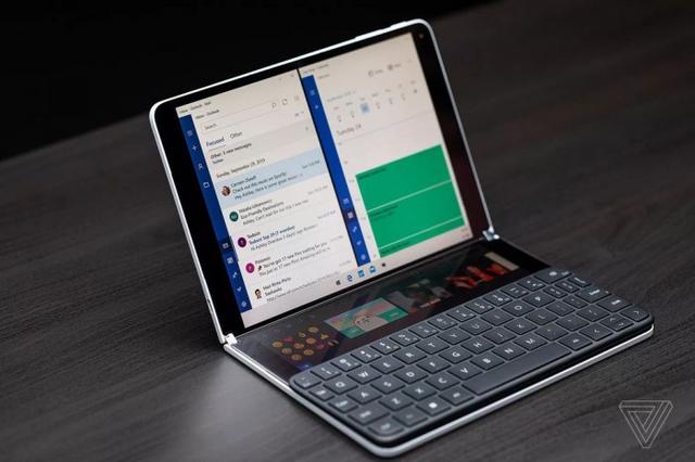 #环球网#仍需打磨：首款Windows 10X模拟器上手