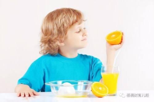[超级宝妈]盘点给宝宝喝果汁的错误做法 看看你中招了吗
