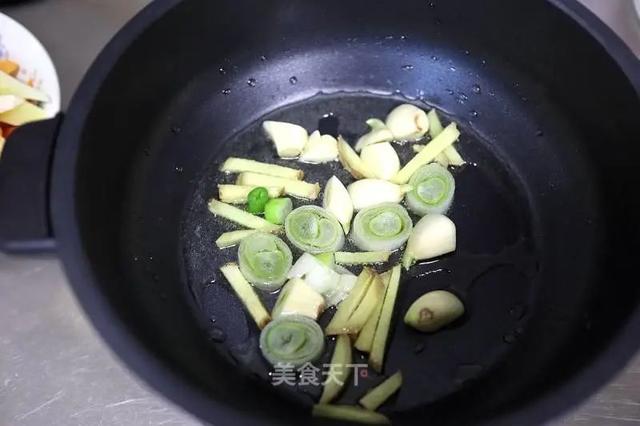 麻辣香锅：营养丰富，麻辣开胃真下饭