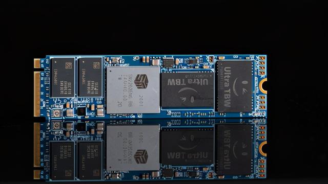 十铨引领者EXPERT PCIe 2TB SSD评测