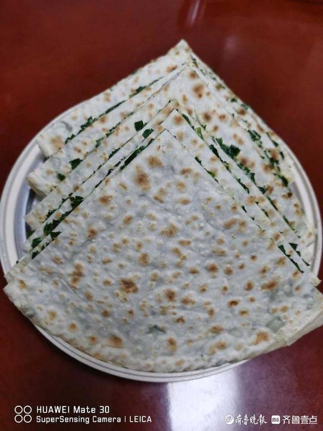 情报站｜油料葱花鸡蛋黄，一炉一鏊出锅香！韭菜鸡蛋饼回味无穷