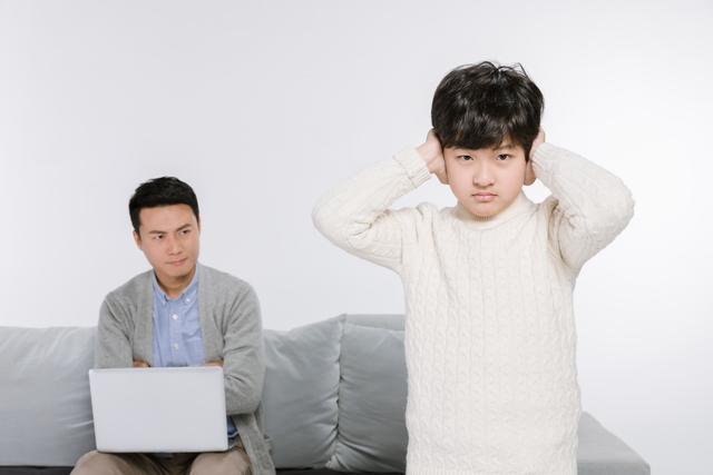 「你的育儿经」李玫瑾建议：养育男孩，家长越“舍得”3件事，孩子以后越有本事